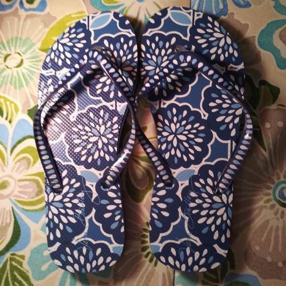 Vera Bradley Shoes - 661 Size M Vera Bradley Flip Flops